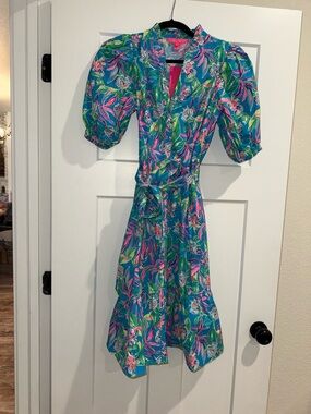 Lilly Pulitzer Knee Length Wrap Dress with Puff Sleeves